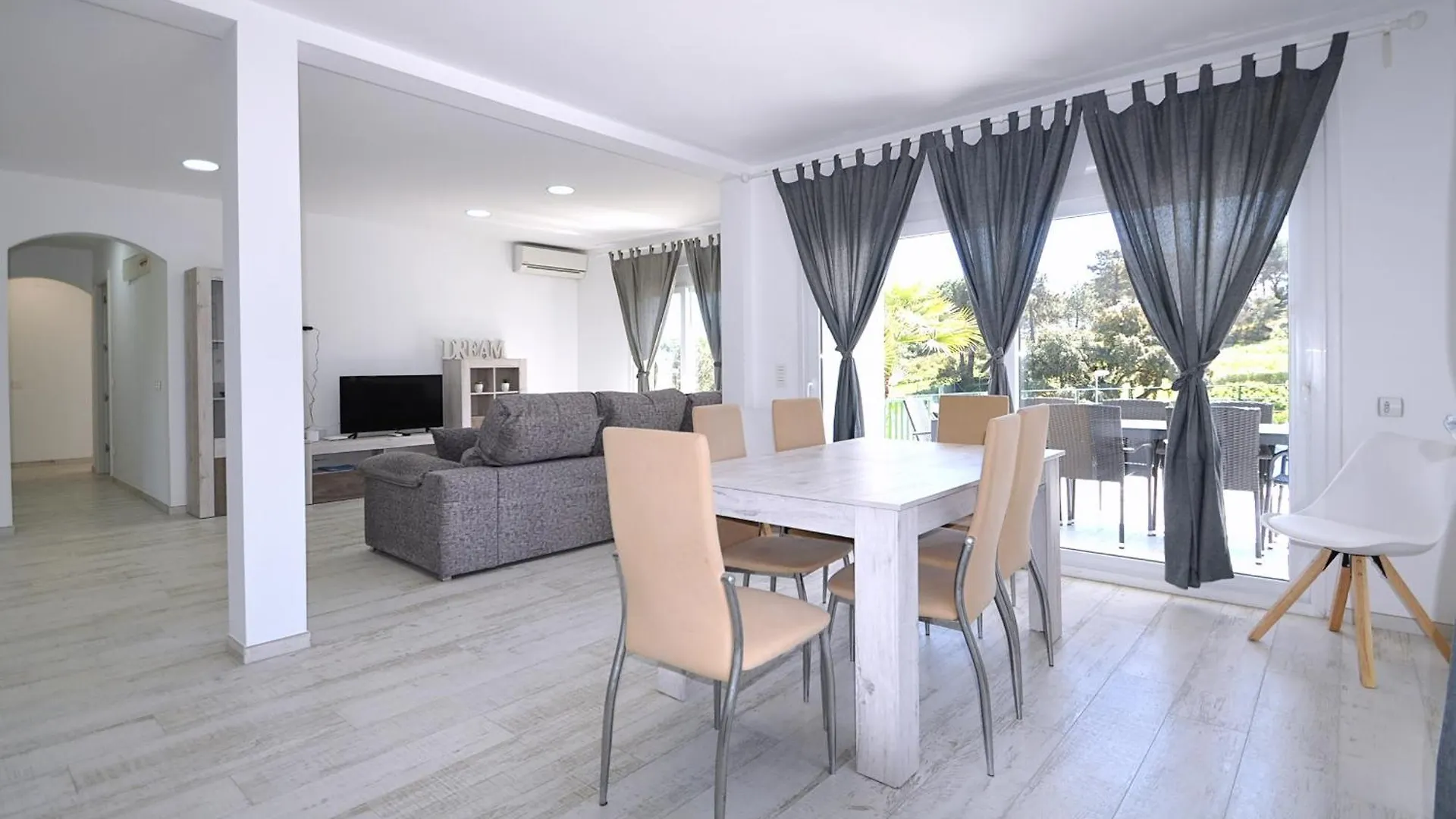 Villa Bloom Lloret de Mar 0*,  Spain