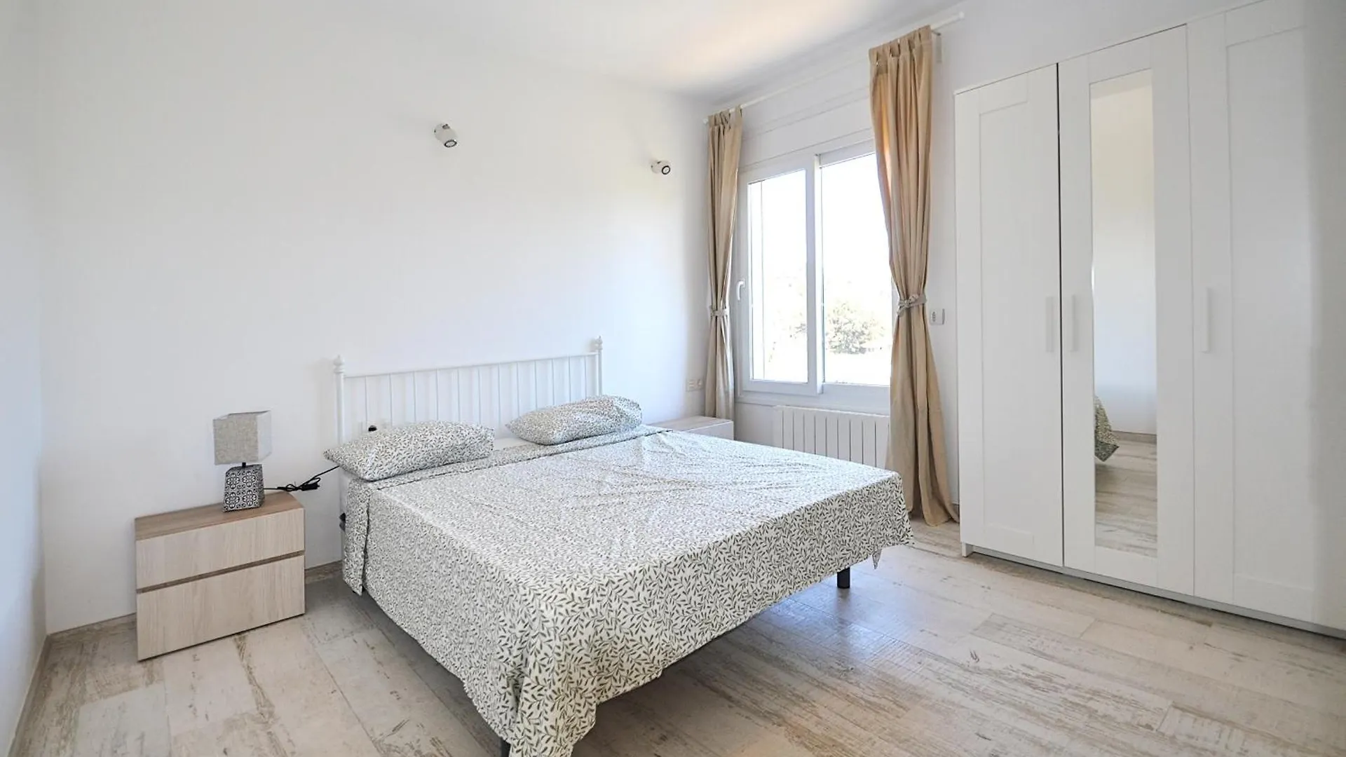 Villa Bloom Lloret de Mar 0*,